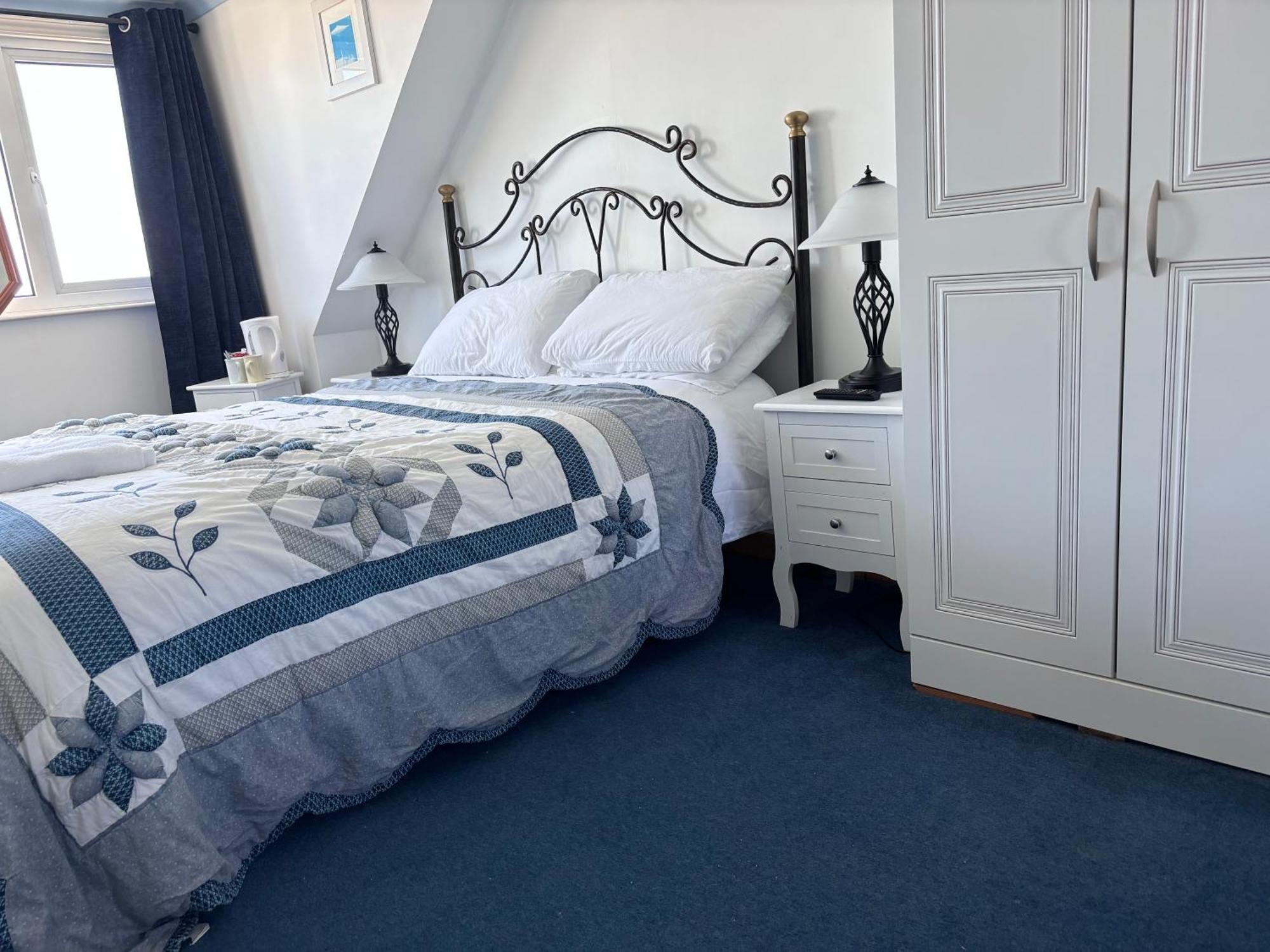 Bonjour Guest House Braye Екстер'єр фото