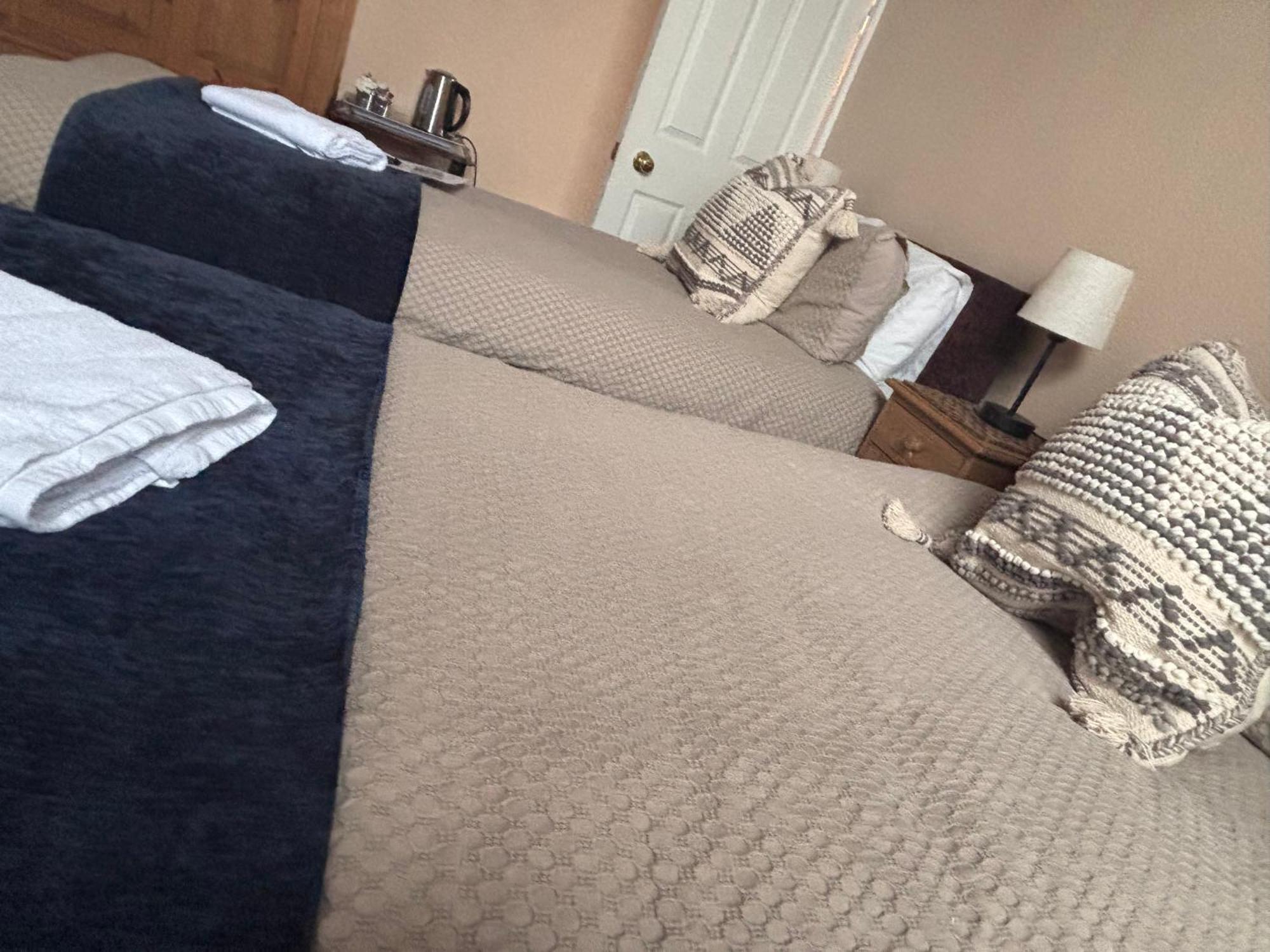 Bonjour Guest House Braye Екстер'єр фото